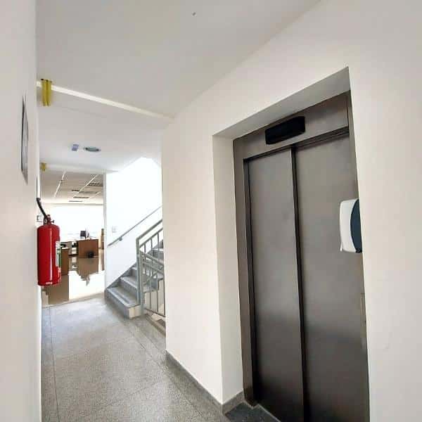 Corredor e elevador